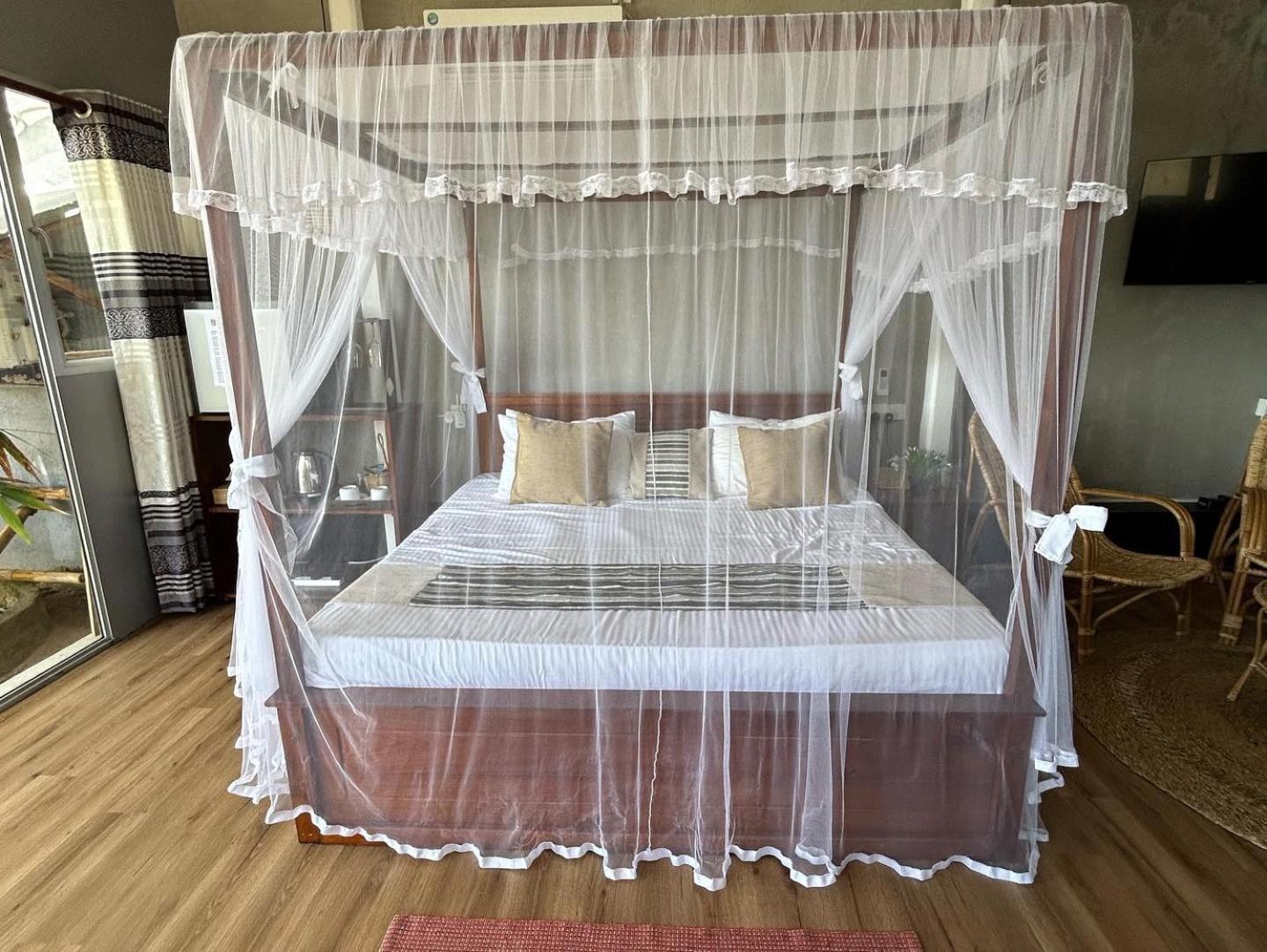 Kenno'S Korner Hotel Уелигама Екстериор снимка