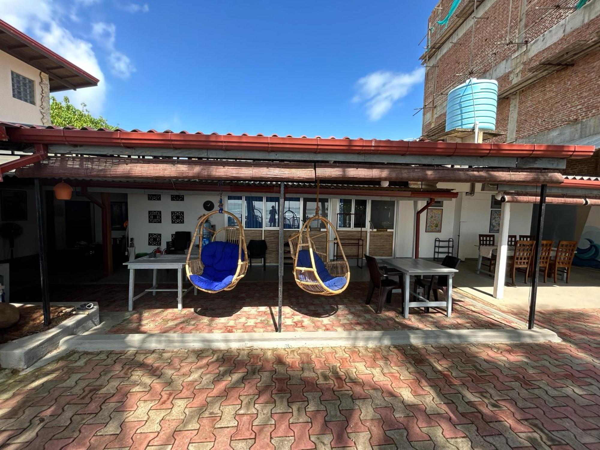 Kenno'S Korner Hotel Уелигама Екстериор снимка