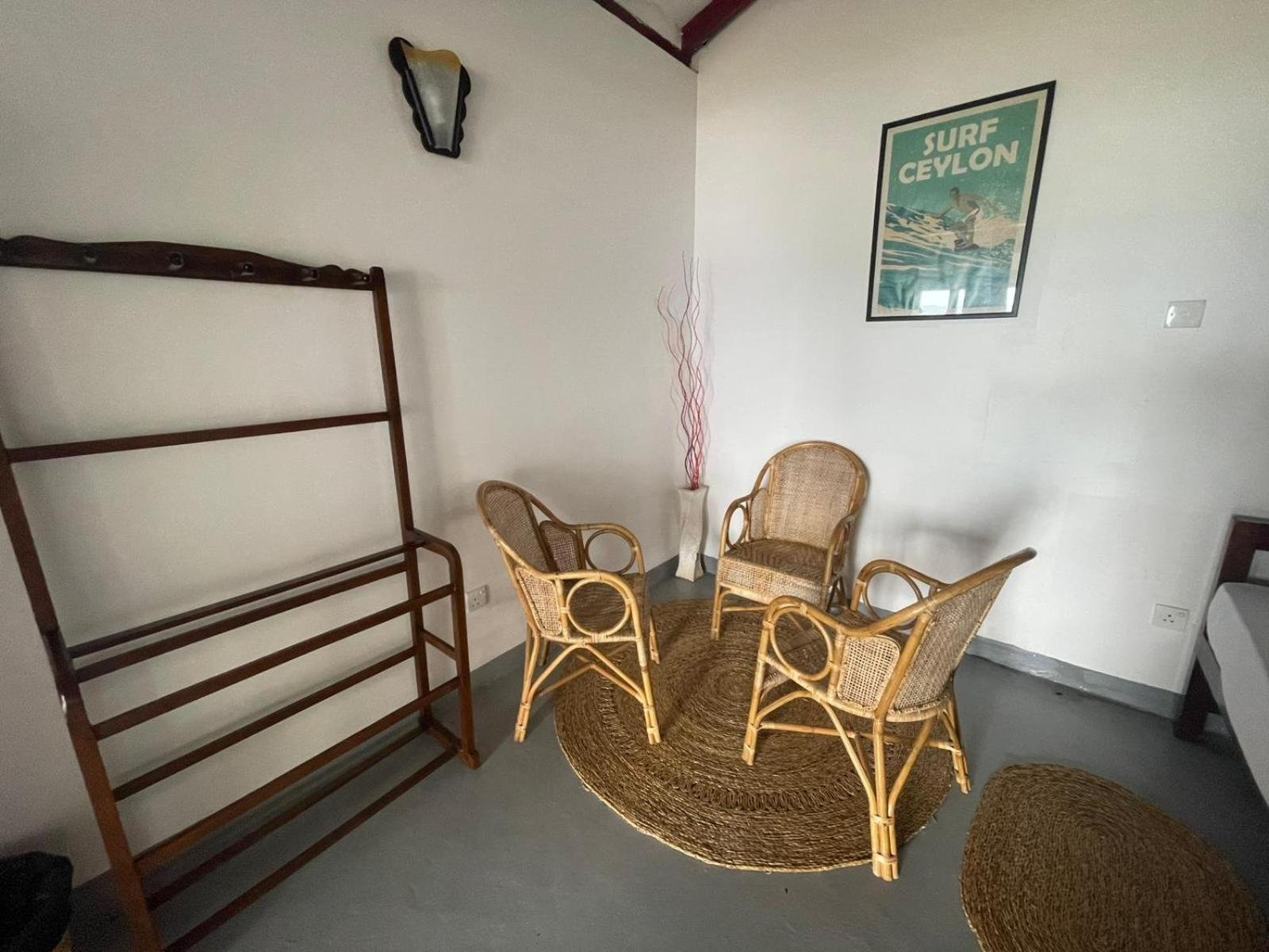 Kenno'S Korner Hotel Уелигама Екстериор снимка